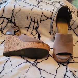 Marc Jacobs Tan Suede Wedge Sandals